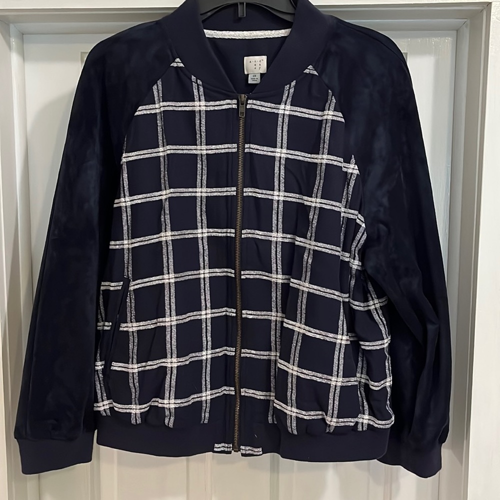 Large - Old Navy - Navy and White Plaid Jacket